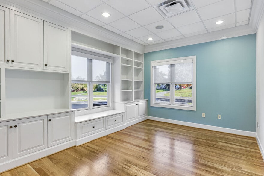 1066 Hisey Ave, Woodstock, VA à louer - Photo de l’immeuble – Image 3 sur 7