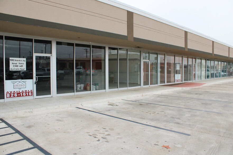 1571-1599 Bandera Rd, San Antonio, TX à louer - Photo de l’immeuble – Image 1 sur 4