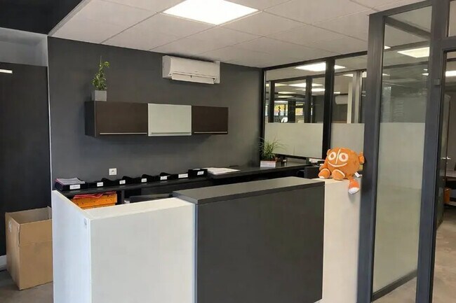 Plus de détails pour Local commercial à vendre