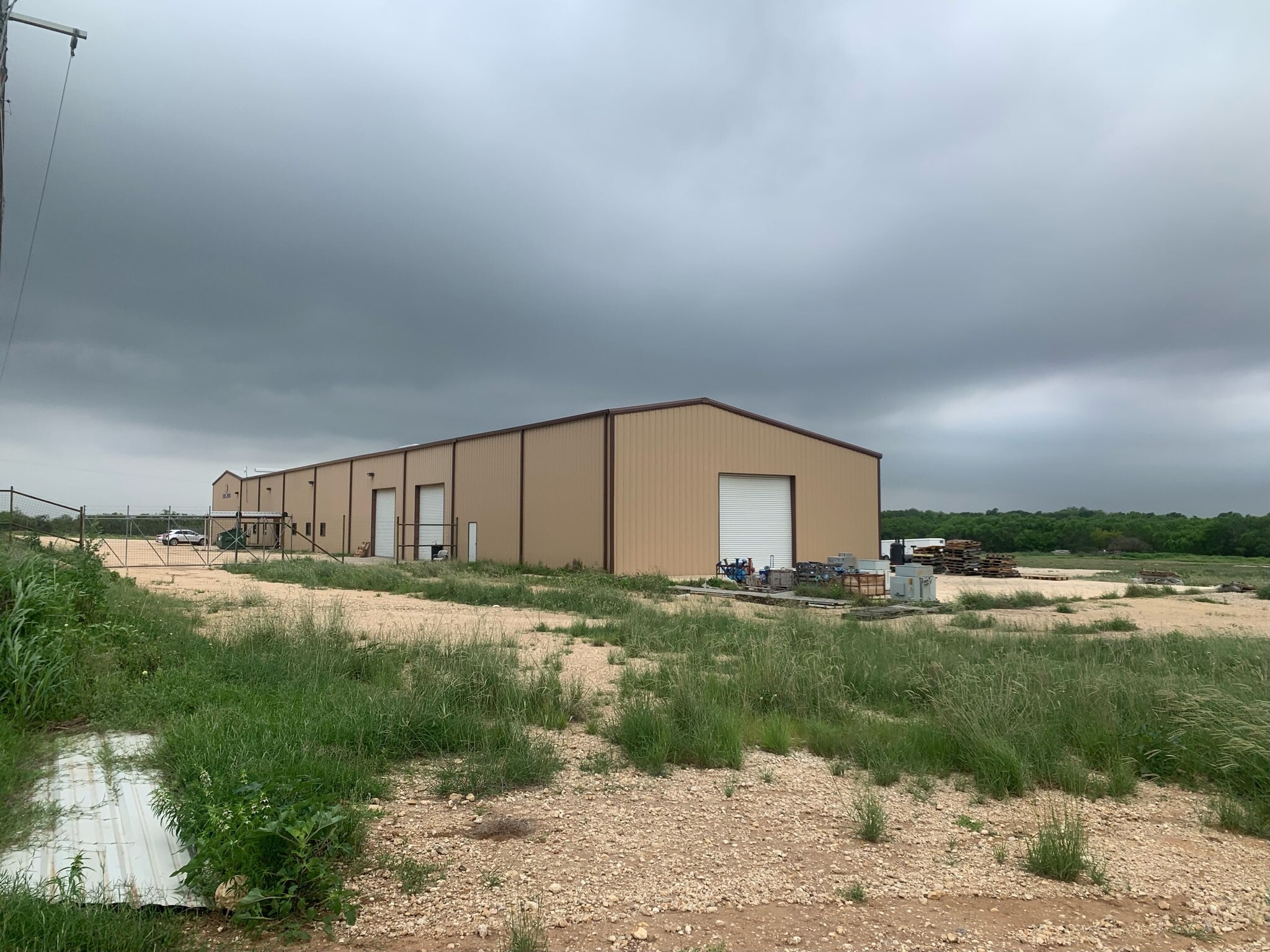 352 Welco Ln, Jourdanton, TX à louer Photo principale– Image 1 sur 4