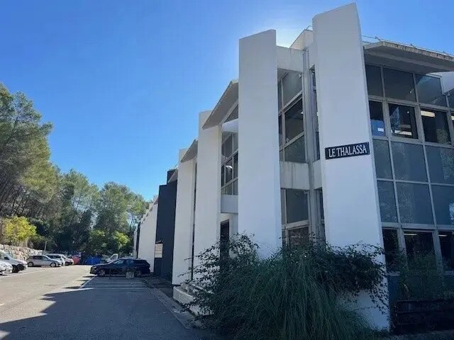 Bureau dans Valbonne à louer - Photo de l’immeuble – Image 1 sur 11