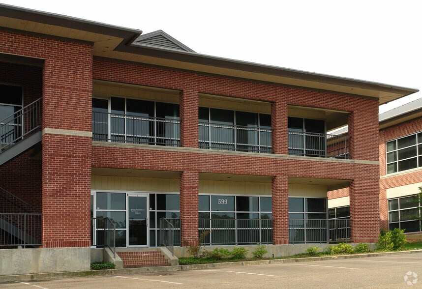 599 Northpark Dr, Ridgeland, MS à vendre - Photo de l’immeuble – Image 2 sur 2