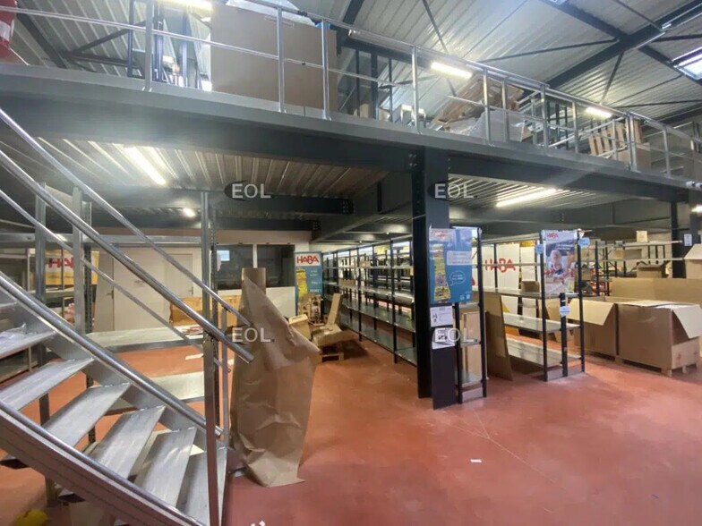 Local d’activités dans Égly à louer - Photo de l’immeuble – Image 2 sur 7
