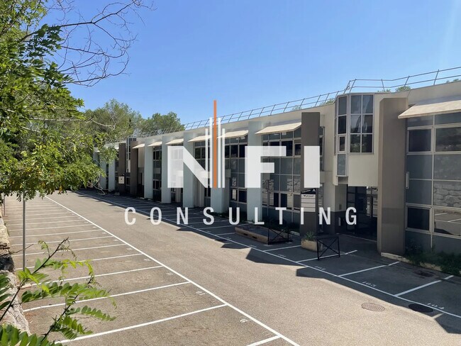 Plus de détails pour Local d'activités à louer