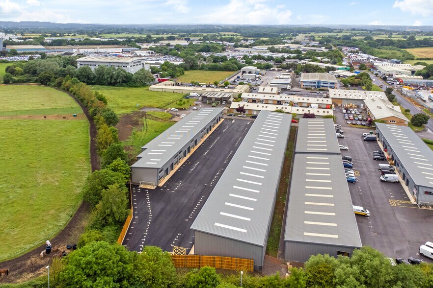 Commerce Close, Westbury à vendre - Photo de l’immeuble – Image 2 sur 7