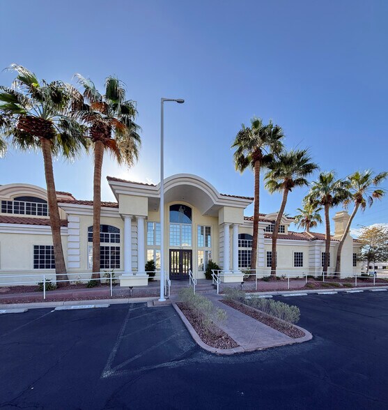 7400 Sahara Ave, Las Vegas, NV à vendre - Photo de l’immeuble – Image 1 sur 9