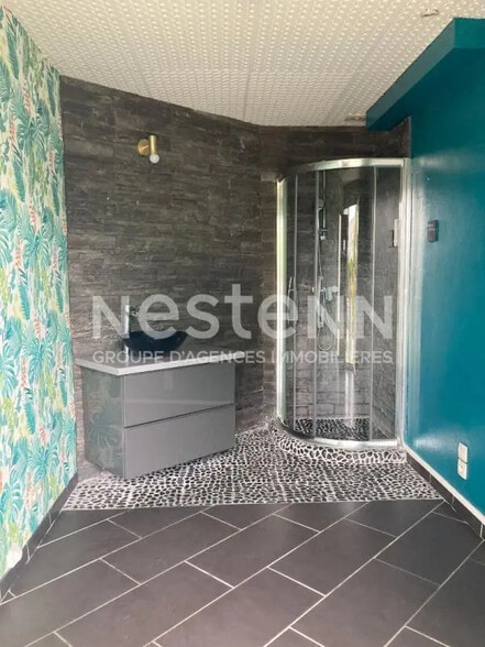 Local d’activités dans Vannes à louer - Photo de l’immeuble – Image 2 sur 5