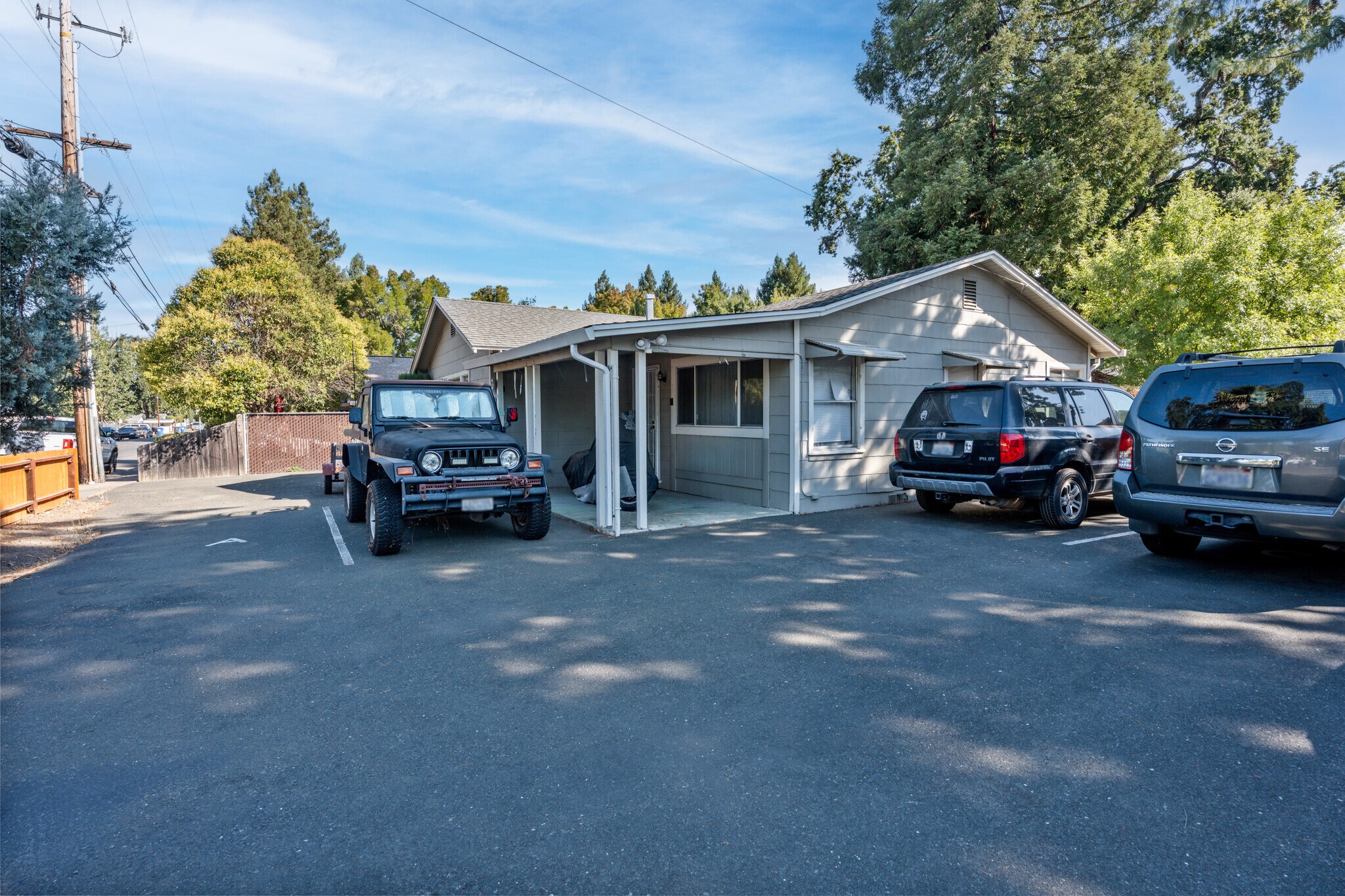 757 Waugh Ln, Ukiah, CA à vendre Photo principale– Image 1 sur 11