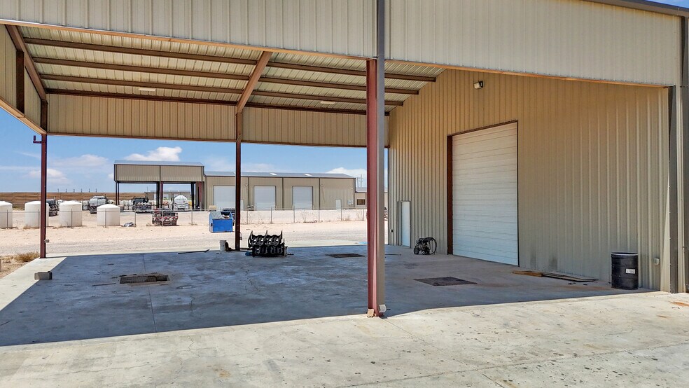 1518 E County Road 140, Midland, TX à louer - Photo de l’immeuble – Image 2 sur 22