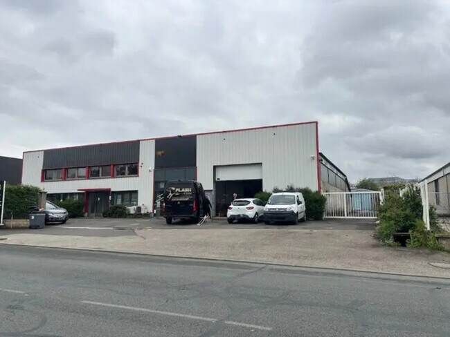 Plus de détails pour Bureau, Local d'activités à louer