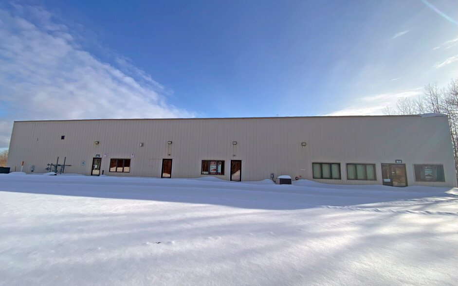 2253 Air Park Rd, Rhinelander, WI à louer - Photo de l’immeuble – Image 2 sur 9