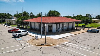 Plus de détails pour 302 S Magnolia St, Hearne, TX - Spécialisé à vendre