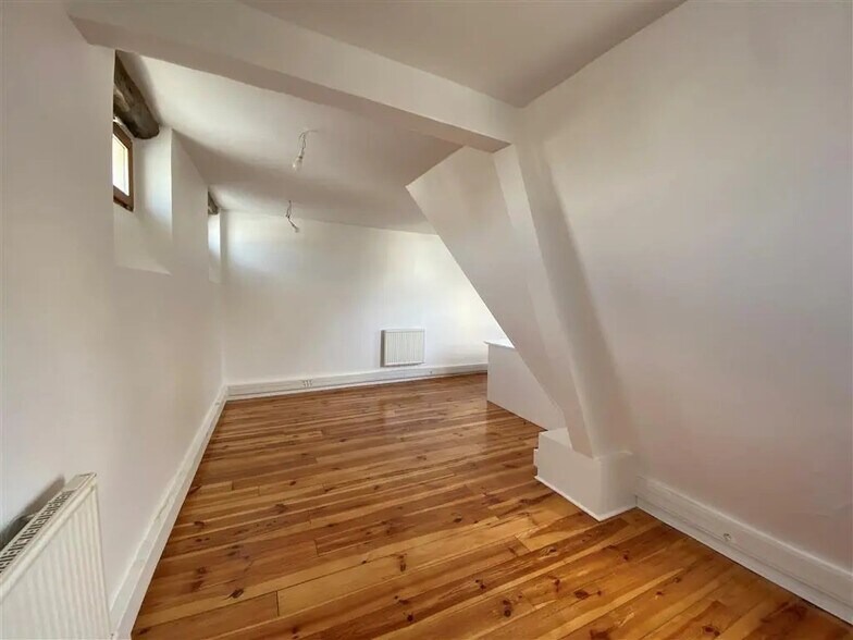 Bureau dans Paris à louer - Photo de l’immeuble – Image 2 sur 8