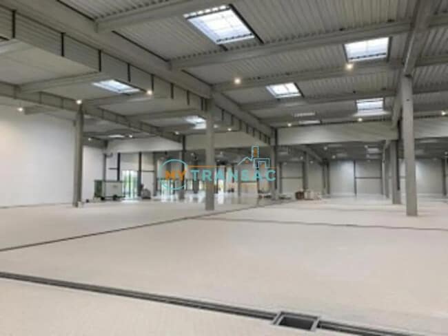 Plus de détails pour Local d'activités à louer