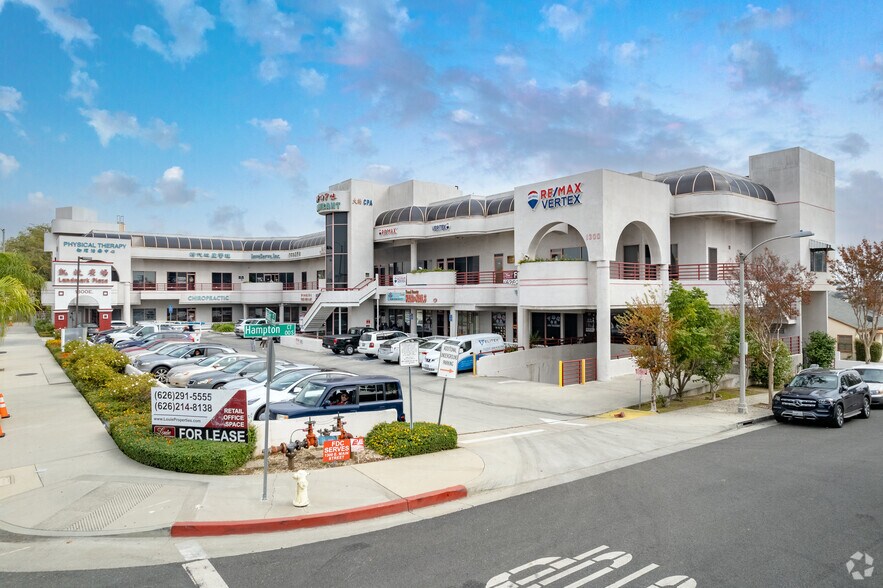 1300 Main St, Alhambra, CA à louer - Photo de l’immeuble – Image 1 sur 9