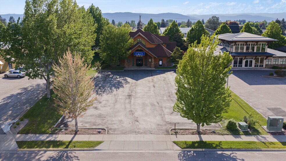 65 Commons Way, Kalispell, MT à vendre - Photo de l’immeuble – Image 2 sur 46