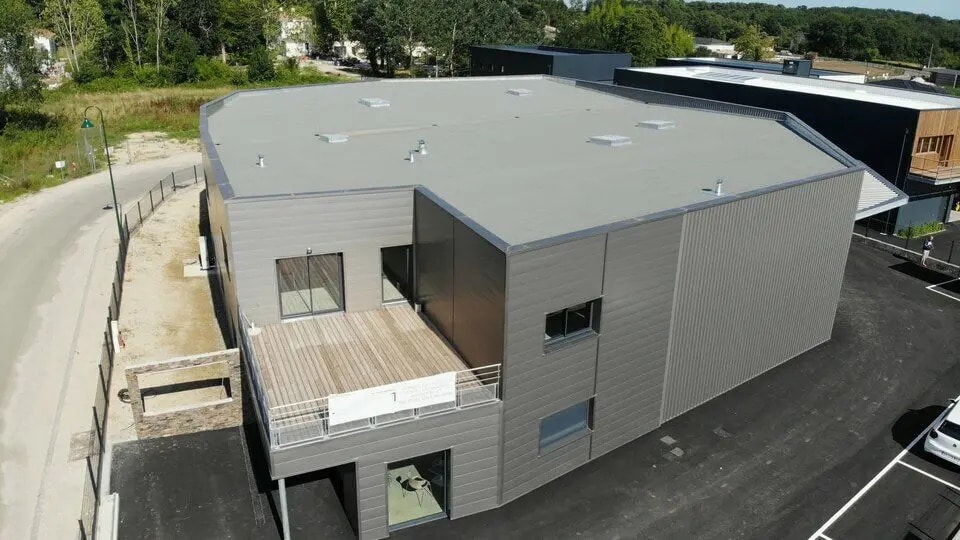 Industriel/Logistique dans Pompignac à vendre - Photo de l’immeuble – Image 1 sur 12