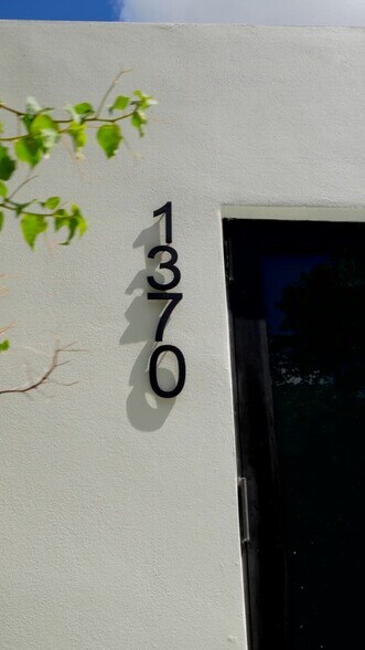 1370 SW 5th St, Miami, FL à vendre - Vidéo sur l’annonce professionnelle – Image 2 sur 30