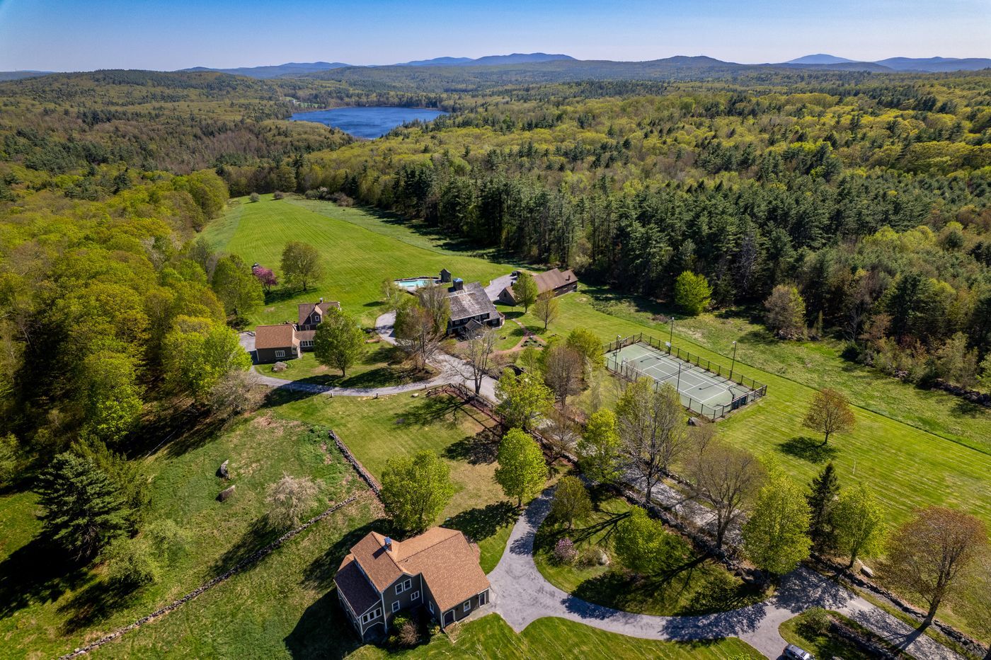 248 Huntington Rd, Henniker, NH à vendre Photo principale– Image 1 sur 45