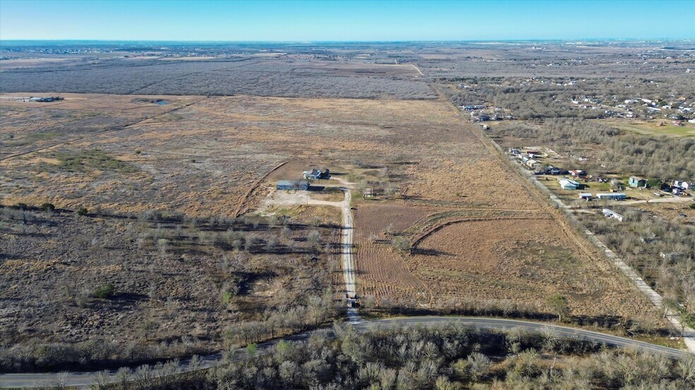 15501 Jacobson Rd, Del Valle, TX à louer - Photo de l’immeuble – Image 3 sur 9