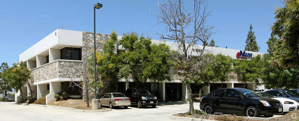 10 Mason, Irvine, CA à louer - Photo principale – Image 1 sur 5