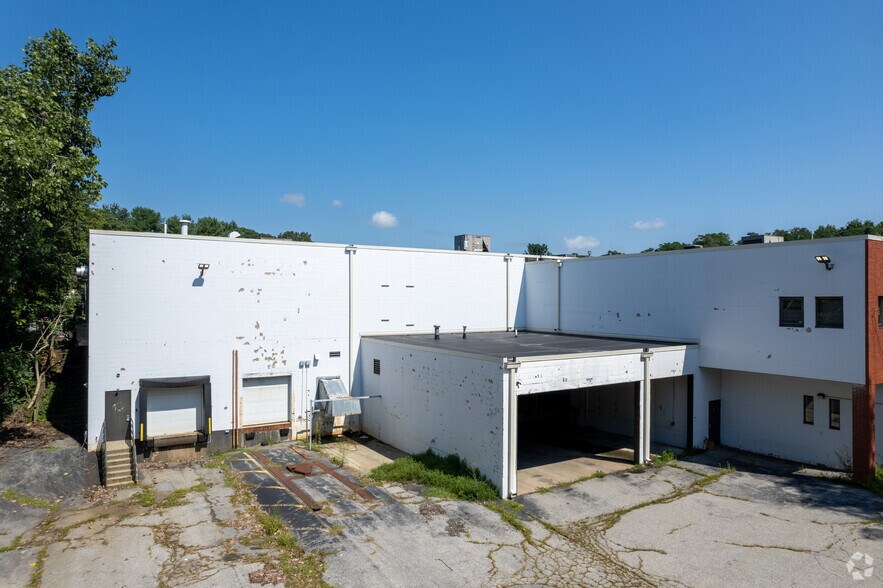 1800 Mendon Rd, Cumberland, RI à louer - Photo de l’immeuble – Image 1 sur 6