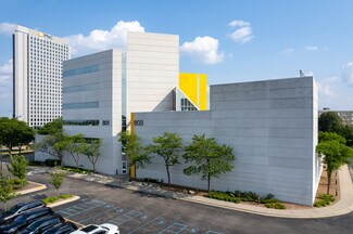 Plus de détails pour 801-803 W Big Beaver Rd, Troy, MI - Bureau, Local d'activités à louer