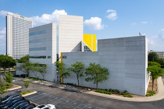 Plus de détails pour 801-803 W Big Beaver Rd, Troy, MI - Bureau à louer