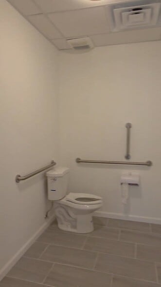 144 Washington St, Newark, NJ à louer - Vidéo sur l’annonce professionnelle – Image 3 sur 18