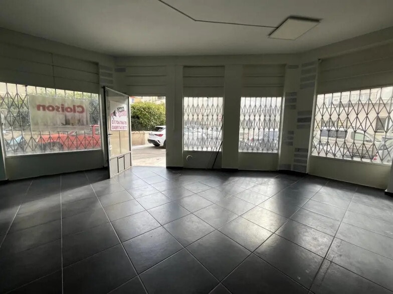 Local commercial dans Nice à vendre - Photo de l’immeuble – Image 3 sur 5