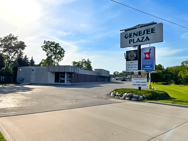 3095 N Genesee Rd, Flint, MI à louer - Photo de l’immeuble – Image 3 sur 7