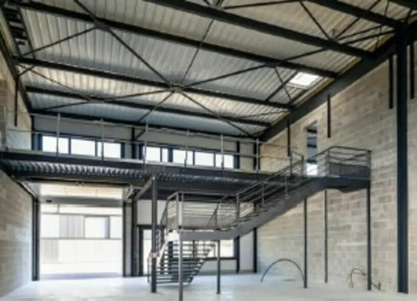 Local d'activités dans Groslay à vendre - Photo de l’immeuble – Image 3 sur 8