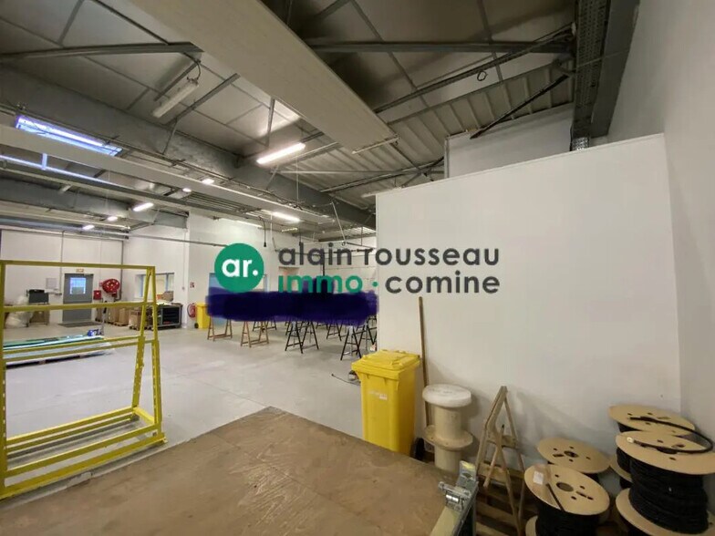 Local d’activités dans Verrières-en-Anjou à louer - Photo de l’immeuble – Image 2 sur 3