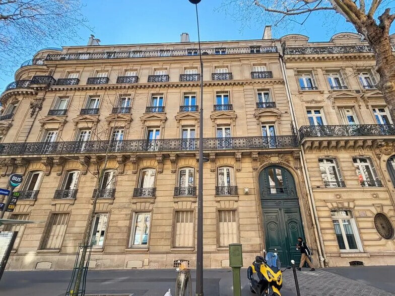 Bureau dans Paris à louer - Photo de l’immeuble – Image 2 sur 8