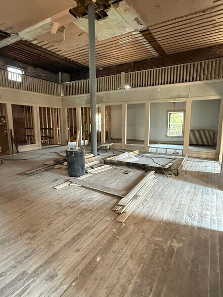 317 S Barstow St, Eau Claire, WI à louer - Photo de l’immeuble – Image 2 sur 18