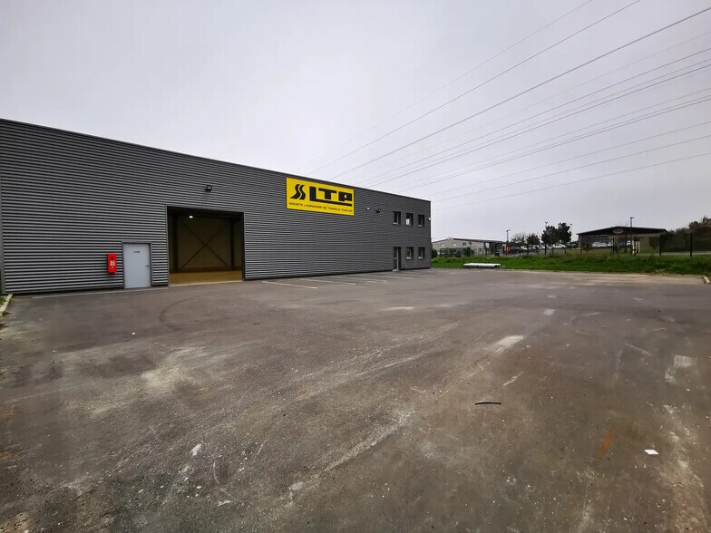 Local d’activités dans Cernay-lès-Reims à louer - Photo de l’immeuble – Image 1 sur 21