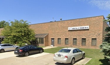 34099 Melinz Pky, Eastlake, OH à louer Photo de l’immeuble– Image 2 sur 3