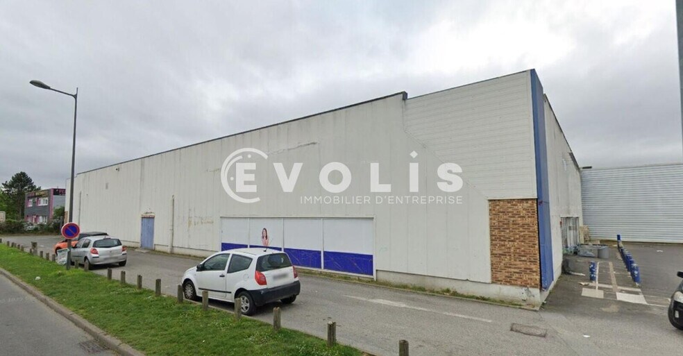 Local commercial dans Savigny-le-Temple à louer - Photo de l’immeuble – Image 3 sur 3