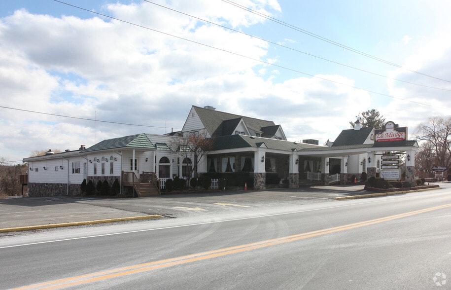 423 Broadway, Ulster Park, NY à vendre - Photo de l’immeuble – Image 2 sur 16