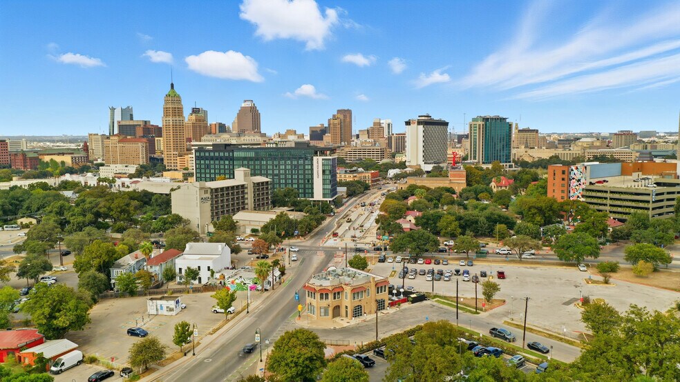 604 S Alamo St, San Antonio, TX à vendre - Photo de l’immeuble – Image 3 sur 28
