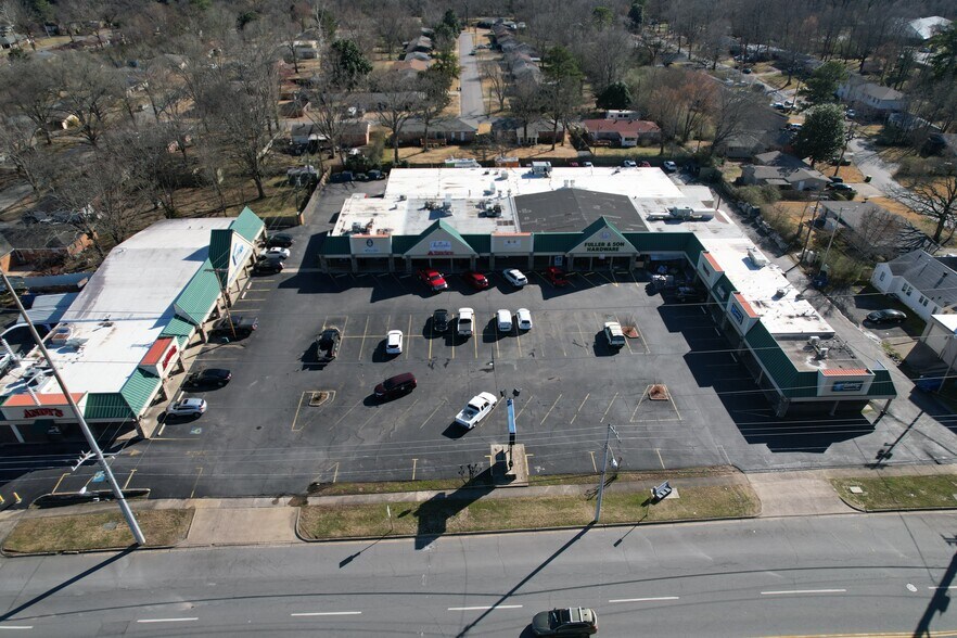 9800-9827 Markham St, Little Rock, AR à louer - Photo de l’immeuble – Image 2 sur 3