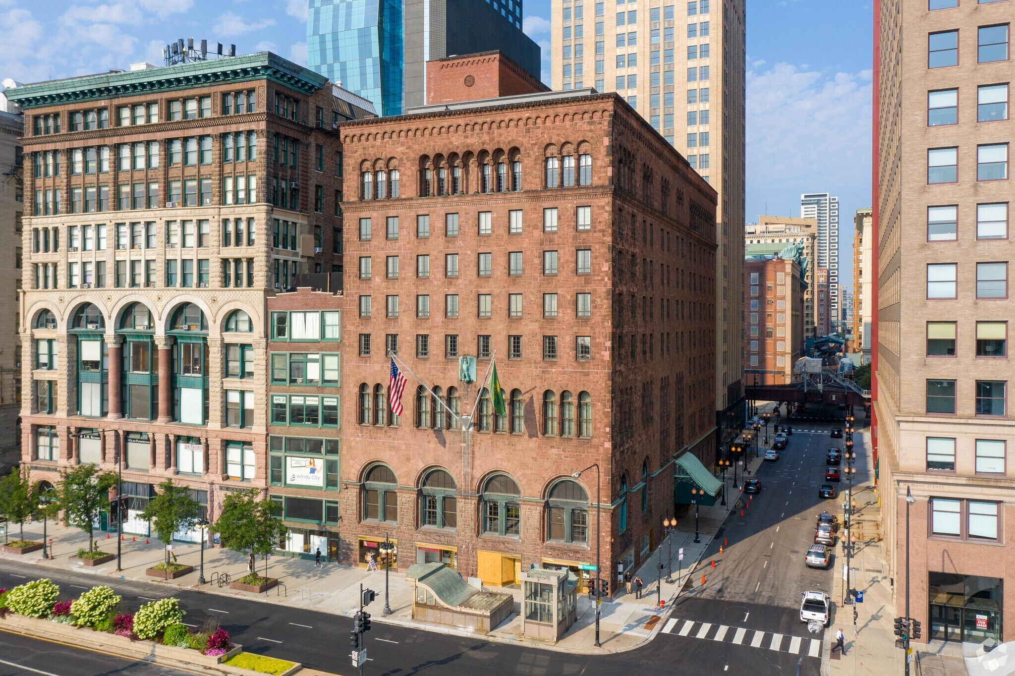 81 E Van Buren St, Chicago, IL à louer Photo principale– Image 1 sur 5