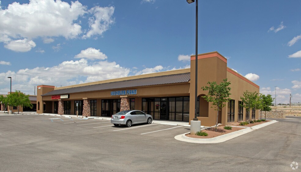 10801 Gateway Blvd W, El Paso, TX à louer - Photo principale – Image 2 sur 9