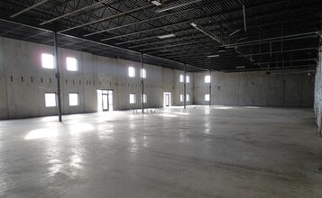 11044 Industrial Cir NW, Elk River, MN à louer Photo de l’immeuble– Image 2 sur 2