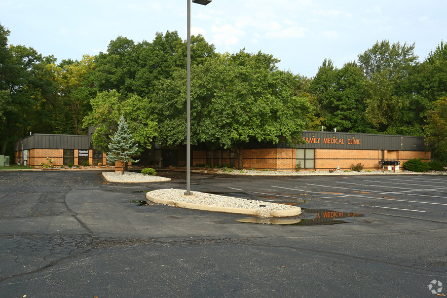 7505 Grafton Rd, Monroe, MI à louer - Photo principale – Image 1 sur 14