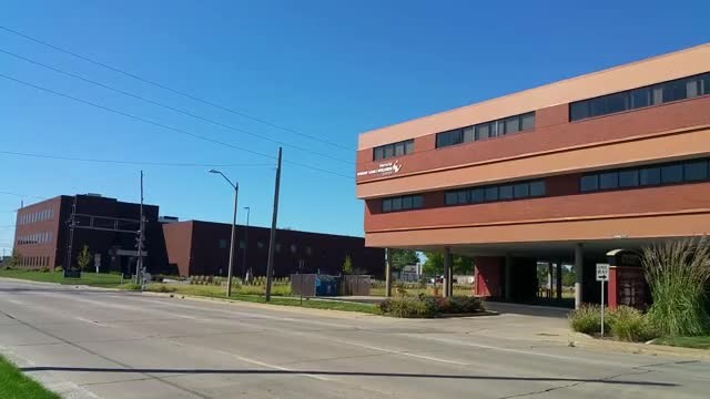 319 E Madison St, Springfield, IL à louer - Vidéo sur l’annonce professionnelle – Image 2 sur 12
