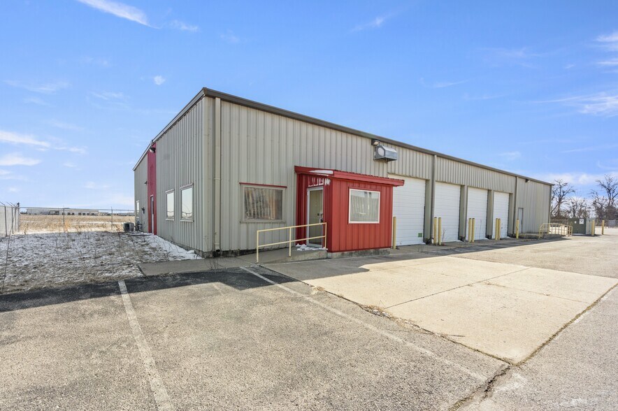 275 Larcel Dr, Sikeston, MO à vendre - Photo de l’immeuble – Image 1 sur 32