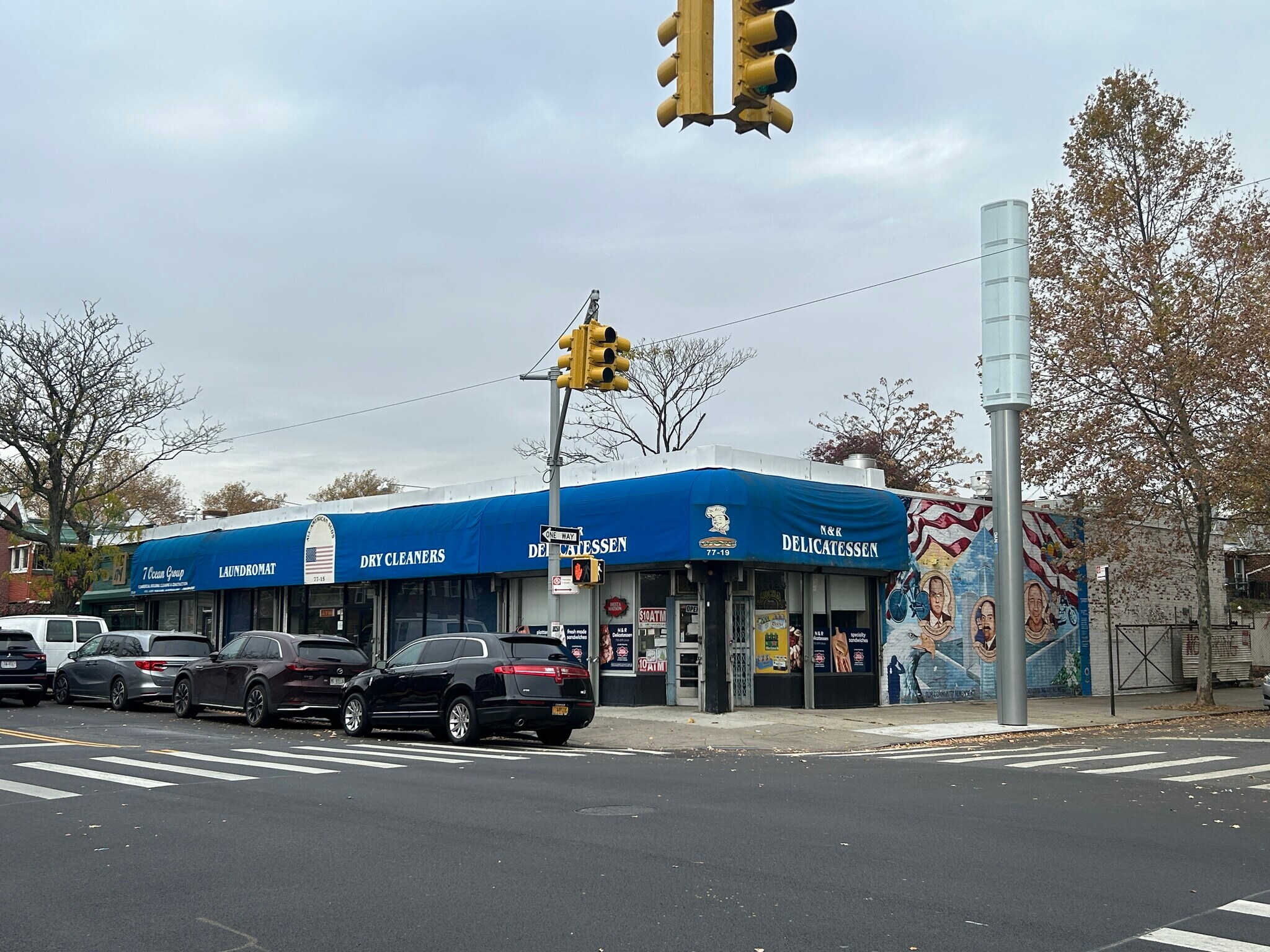 77-11 25th Ave, East Elmhurst, NY à vendre Photo de l’immeuble– Image 1 sur 12