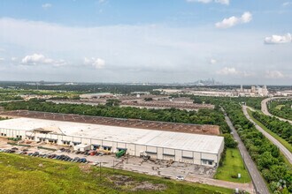 9990 E I-10 Fwy, Houston, TX - VUE AÉRIENNE vue de carte - Image1