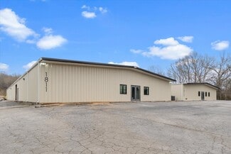 Plus de détails pour 1811-1813 Old Estill Springs Rd, Tullahoma, TN - Industriel/Logistique à vendre